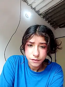 yenihernandez 123 online show from April 26, 2026, 3:21 pm