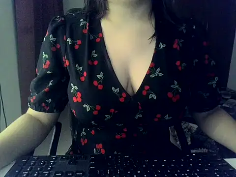 DreamyDesireX online show from June 13, 2026, 6:06 pm