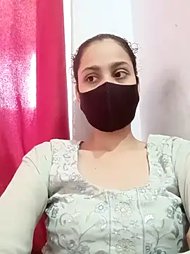 saniyamirza000777 online show from May 3, 2026, 9:04 am