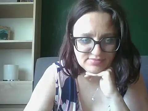 sensual paris online show from May 22, 2026, 5:36 am