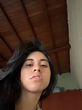 mia moonna online show from June 21, 2026, 1:57 pm