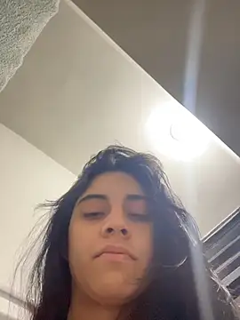 mia moonna online show from June 27, 2026, 11:04 am