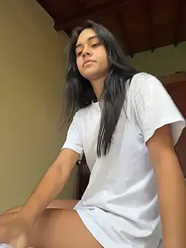 mia moonna online show from July 4, 2026, 12:11 pm