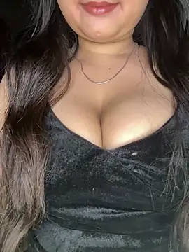 Naughty pooja44 online show from May 15, 2026, 5:09 pm