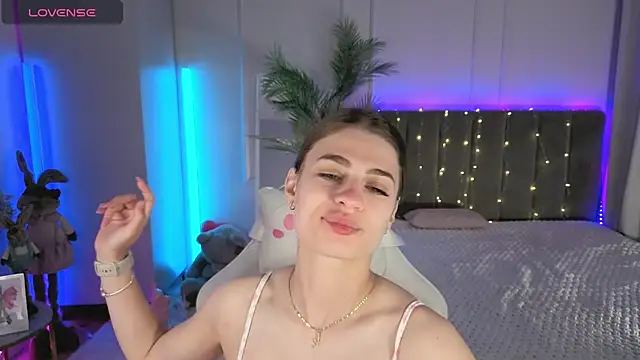 Dayana Mood online show from May 26, 2026, 6:42 am