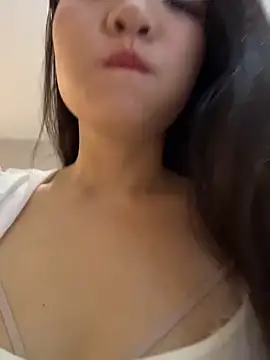 xiaochengzi505 online show from June 12, 2026, 11:46 pm