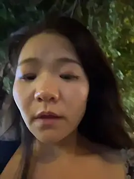 xiaochengzi505 online show from June 24, 2026, 1:32 pm