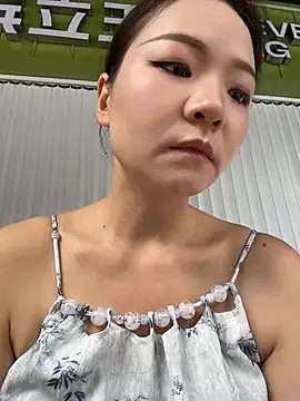 xiaochengzi505 online show from July 12, 2026, 1:07 am