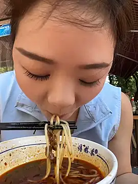 xiaochengzi505 online show from July 22, 2026, 1:41 am