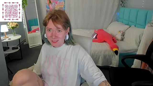 Elira Vane online show from June 10, 2026, 2:56 am