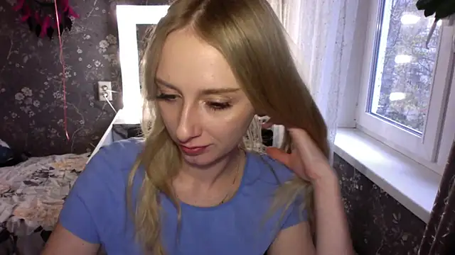 AliceTwinkle online show from April 30, 2026, 3:29 pm