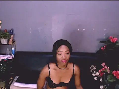 LolaSavageXO online show from May 15, 2026, 8:21 am