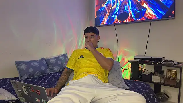SexxxySquirterStev777 online show from July 7, 2026, 1:04 pm