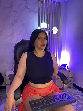 Dalila 5 online show from July 17, 2026, 7:30 pm