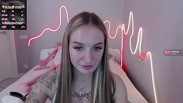 MirrraMisss online show from May 5, 2026, 2:14 pm