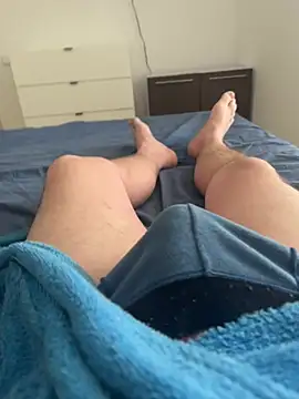 De mo  online show from April 28, 2026, 3:28 pm