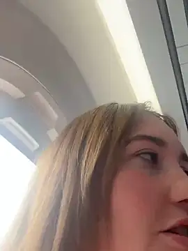 Mrsthicktorious8 online show from April 28, 2026, 12:43 pm