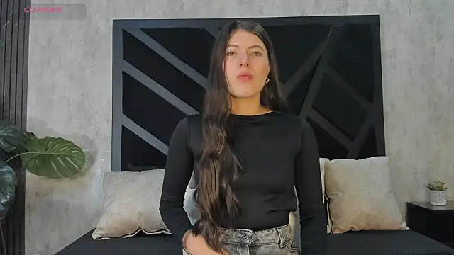 Hillary myerss  online show from June 6, 2026, 5:39 pm