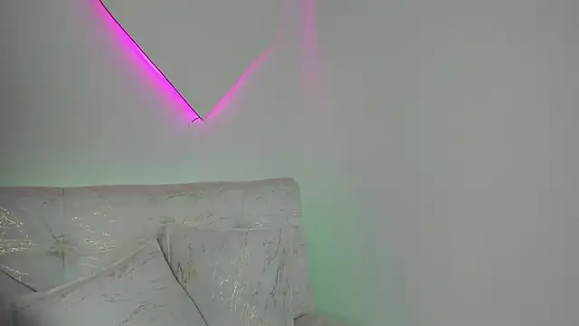LiaCampbell  online show from May 13, 2026, 9:55 pm