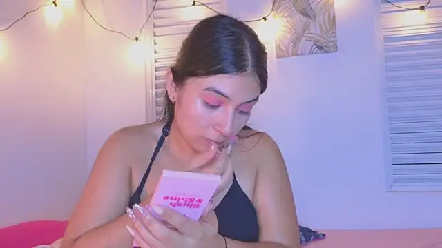 Snapshot of VictoriaaLopez chatting on June 10, 2026, 4:12 am VictoriaaLopez online show from June 10, 2026, 4:12 am