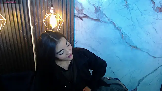 RoxxySweet01 online show from April 29, 2026, 4:33 pm