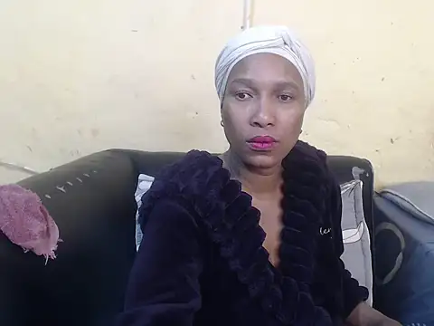 Snapshot of Heaven_Squirter chatting on July 19, 2026, 7:01 am Heaven Squirter online show from July 19, 2026, 7:01 am