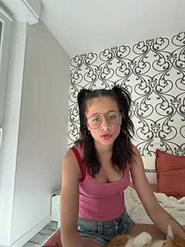 lilou philips online show from June 2, 2026, 12:29 pm