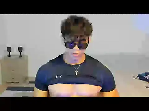 noahprada online show from May 16, 2026, 3:47 am