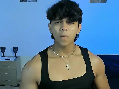 noahprada online show from June 10, 2026, 4:34 am