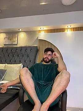 DomBoy  online show from May 26, 2026, 8:27 pm