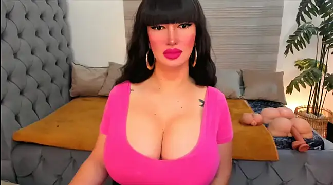 Snapshot of PlayfullMaria chatting on December 19, 2024, 1:18 am PlayfullMaria online show from December 19, 2024, 1:18 am