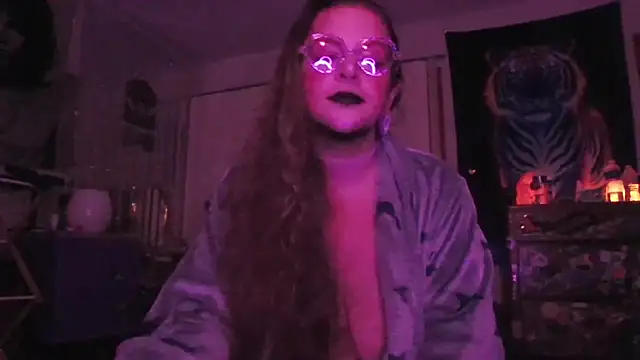 bewerekitten online show from May 23, 2026, 6:29 am