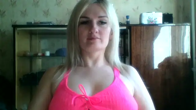 MartaHaze online show from May 4, 2026, 7:48 am