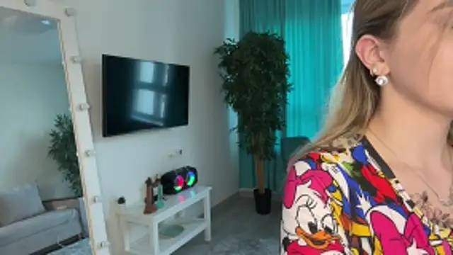 Victoria Jess online show from May 25, 2026, 4:02 pm