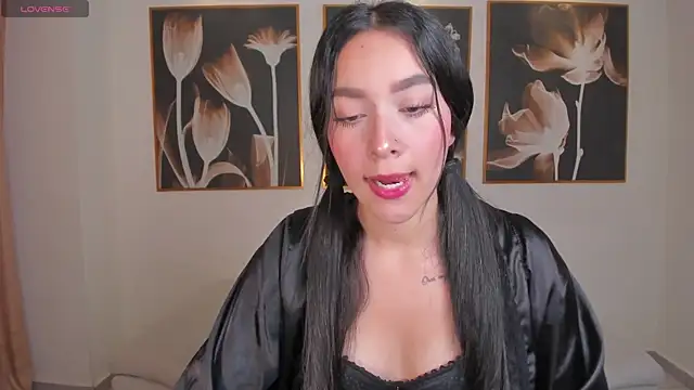 SophieKiss1 online show from May 24, 2026, 5:40 pm