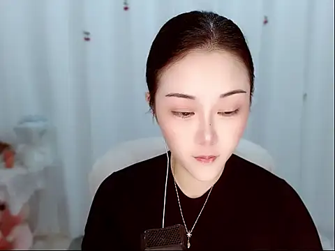 Amy-cnbaby online show from June 6, 2026, 1:32 am