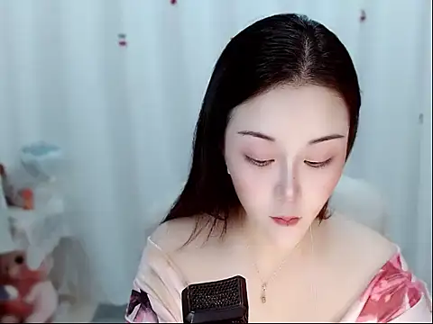 Amy-cnbaby online show from June 12, 2026, 1:15 am
