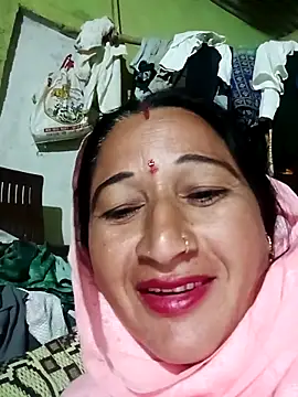 Haliya8 online show from May 5, 2026, 11:24 pm