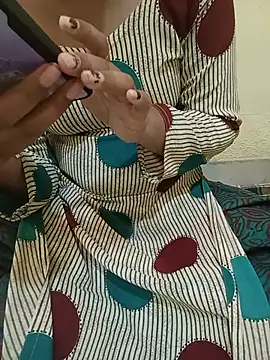 Snapshot of Seema_yadav01 chatting on July 4, 2026, 5:35 am Seema yadav01 online show from July 4, 2026, 5:35 am