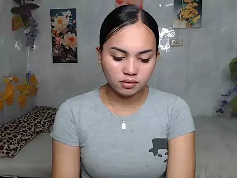 Snapshot of ur_asiankat chatting on July 23, 2026, 10:29 pm ur asiankat online show from July 23, 2026, 10:29 pm