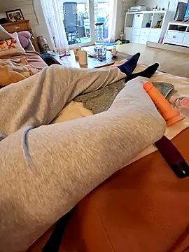 Midnight Feet online show from May 13, 2026, 4:43 am