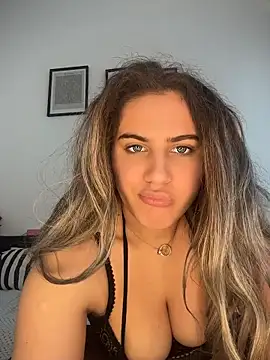 SensualQueenX online show from May 14, 2026, 10:33 am