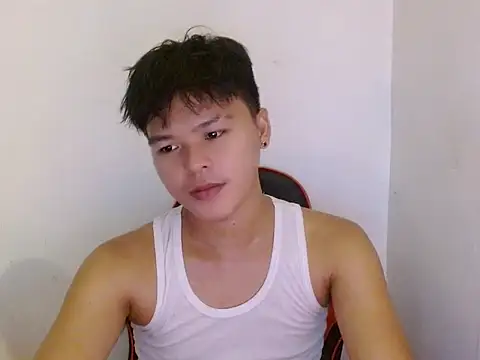 Snapshot of yourhotasiandoms chatting on July 7, 2026, 4:44 pm yourhotasiandoms online show from July 7, 2026, 4:44 pm