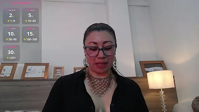 FranciscaVera online show from May 28, 2026, 7:33 pm