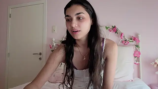 yourbella37 online show from June 26, 2026, 4:22 pm