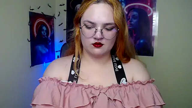 RinaRiii online show from May 21, 2026, 12:23 pm