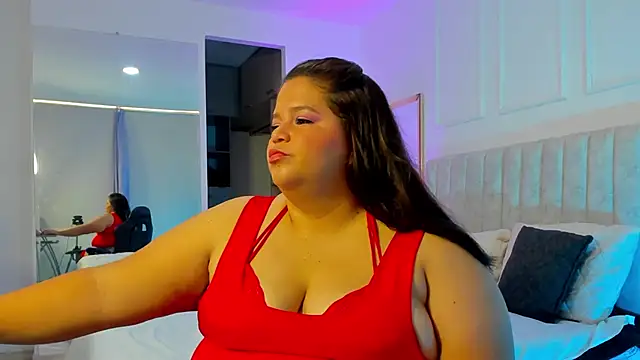 Snapshot of laura_br1 chatting on May 28, 2026, 12:24 pm laura br1 online show from May 28, 2026, 12:24 pm