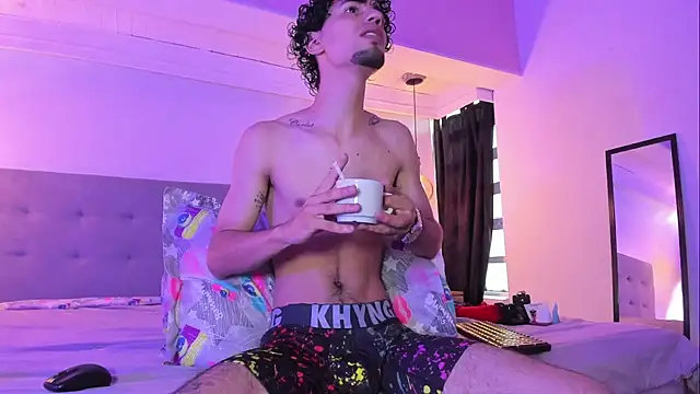 MichaelEvanss  online show from May 20, 2026, 12:55 pm