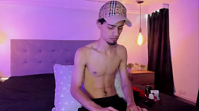 MichaelEvanss  online show from May 24, 2026, 12:43 pm
