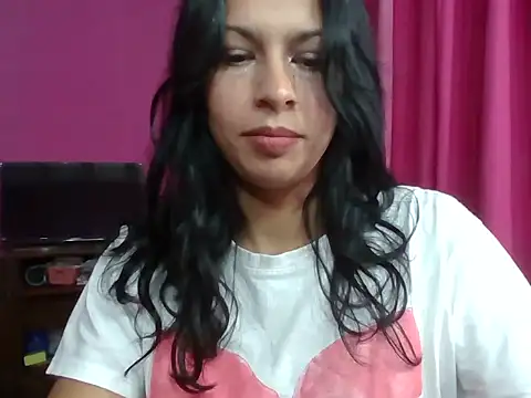 pamelaamorette online show from May 19, 2026, 1:56 am